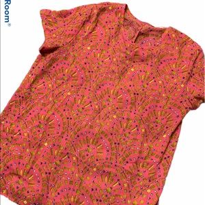 The perfect top for work or a outing.